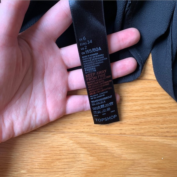 Topshop black cold shoulder keyhole top - Picture 9 of 9
